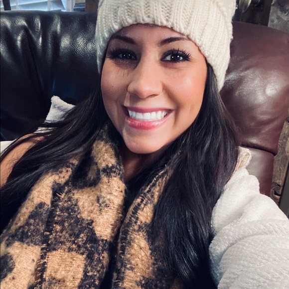 Meet your Posher, Liss - Picture 2 of 2